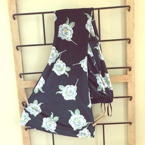 *NWT* Minkpink Velvet Floral Bell Bottoms *PacSun*